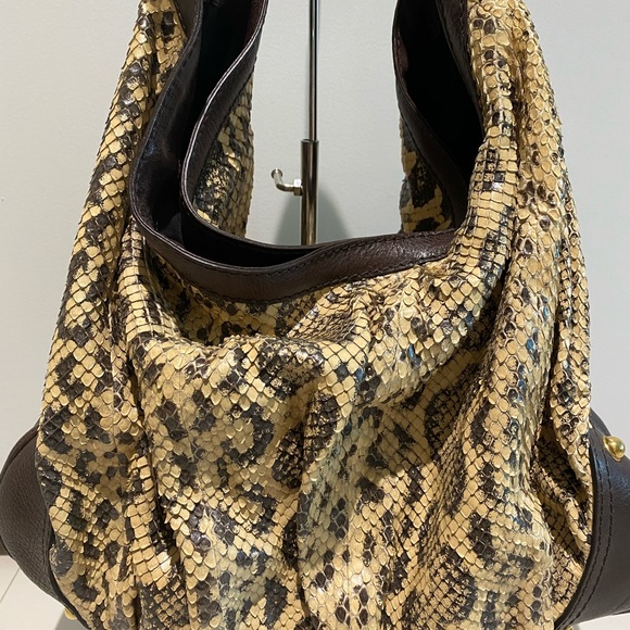 $3550 ❤️SOLD❤️GUCCI PYTHON SNAKESKIN LARGE JOCKEY HOBO - Picture 4 of 8